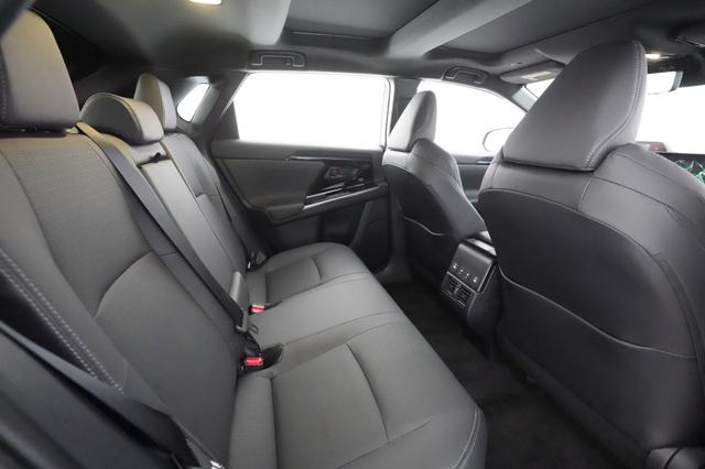 2023 Subaru Solterra — photo 4 of 25