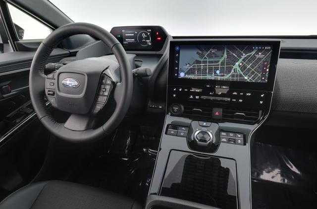 2023 Subaru Solterra — photo 3 of 25