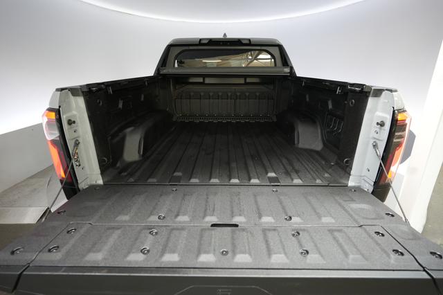 2024 GMC Sierra EV — photo 6 of 16
