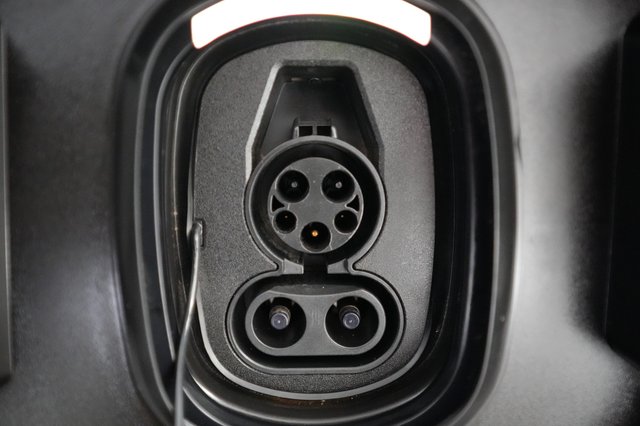 2024 GMC Sierra EV — photo 8 of 16