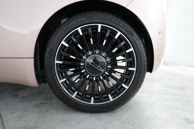 2024 Fiat 500e — photo 7 of 20