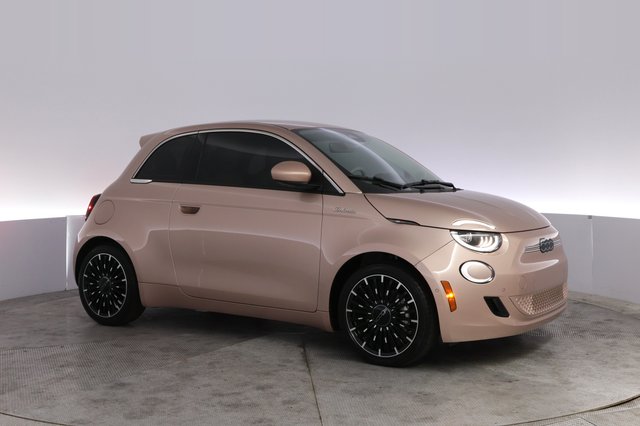 2024 Fiat 500e — photo 11 of 20