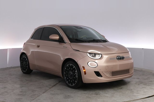 2024 Fiat 500e — photo 10 of 20