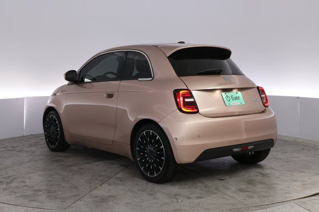 2024 Fiat 500e — photo 13 of 20