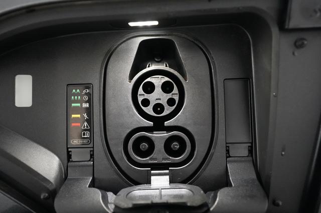 2024 Audi Q8 e-tron — photo 8 of 22