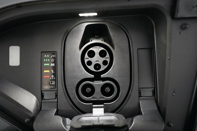 2024 Audi Q8 e-tron — photo 8 of 22