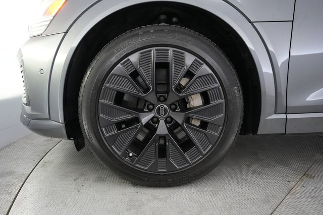 2024 Audi Q8 e-tron — photo 15 of 22