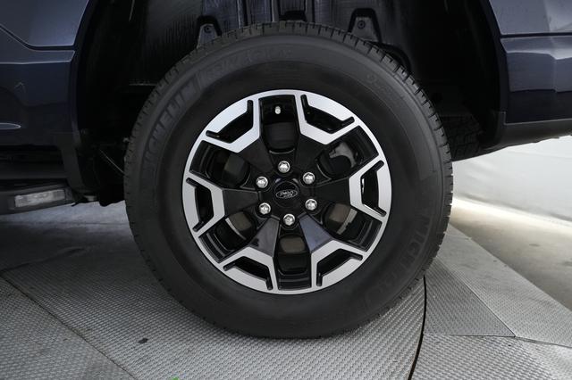 2023 Ford F-150 Lightning — photo 7 of 15