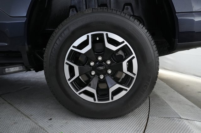 2023 Ford F-150 Lightning — photo 7 of 15