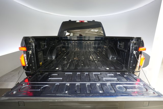 2023 Ford F-150 Lightning — photo 6 of 15