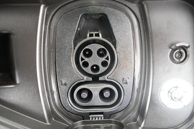 2023 Ford F-150 Lightning — photo 8 of 15