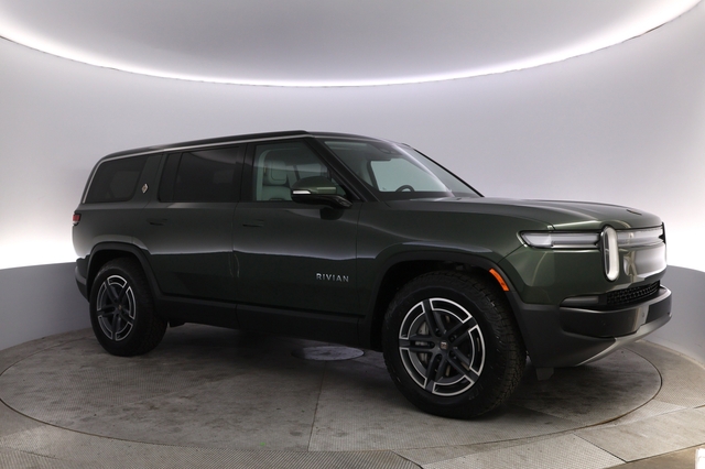 2025 Rivian R1S