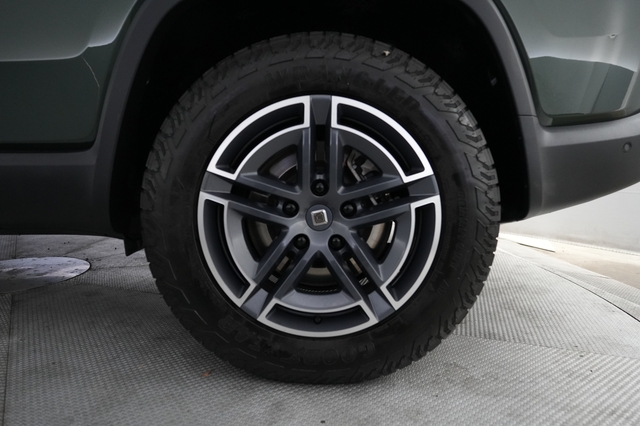 2025 Rivian R1S