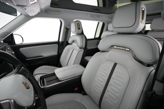2025 Rivian R1S — photo 3 of 24
