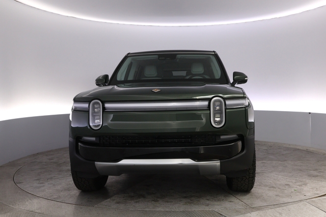 2025 Rivian R1S