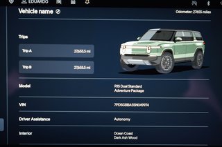 2025 Rivian R1S — photo 5 of 24