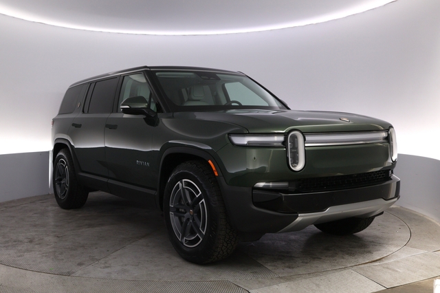 2025 Rivian R1S