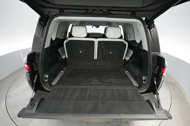 2025 Rivian R1S — photo 6 of 24