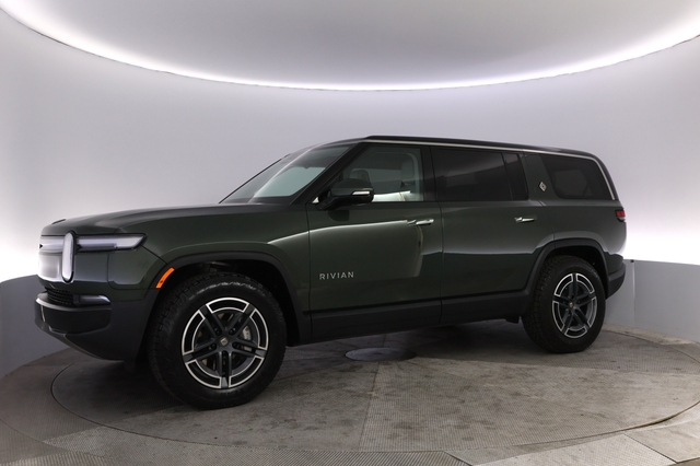 2025 Rivian R1S