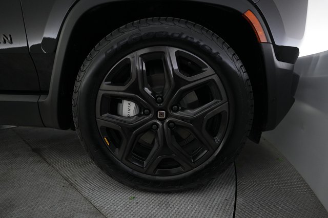 2026 Rivian R1T — photo 16 of 25