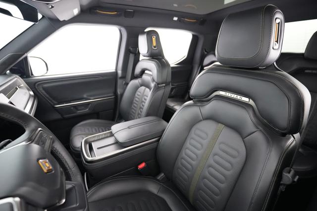 2026 Rivian R1T — photo 3 of 25