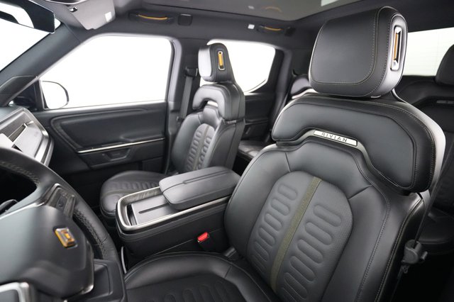 2026 Rivian R1T — photo 3 of 25