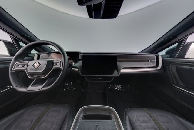 2026 Rivian R1T — photo 21 of 25