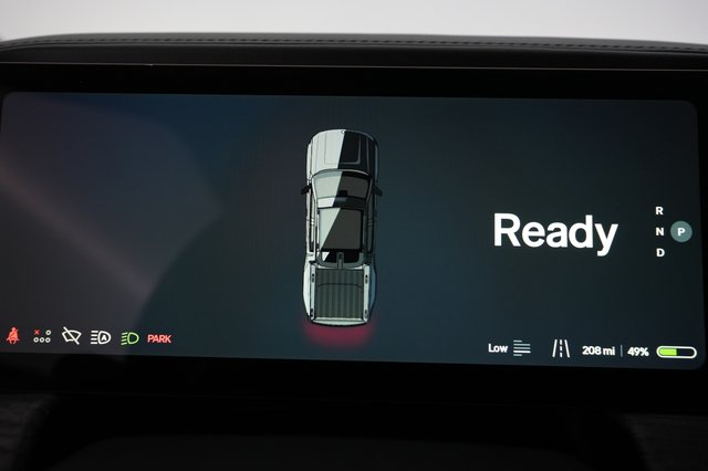 2026 Rivian R1T — photo 24 of 25