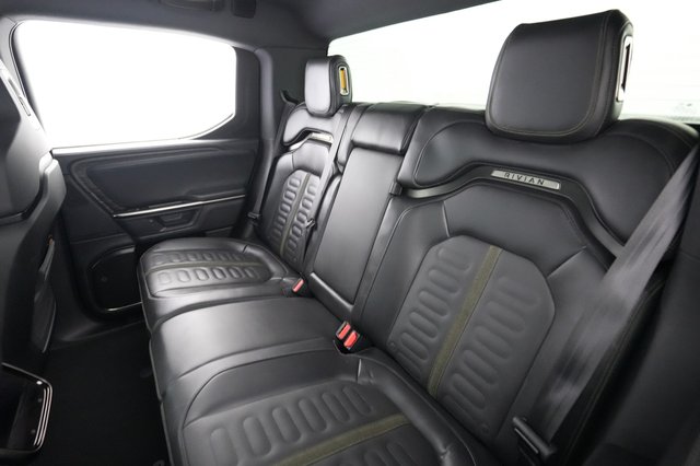 2026 Rivian R1T — photo 19 of 25