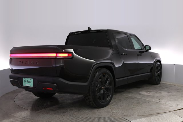 2026 Rivian R1T — photo 2 of 25