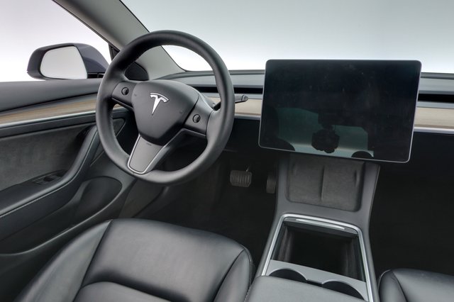 2023 Tesla Model 3 — photo 18 of 22