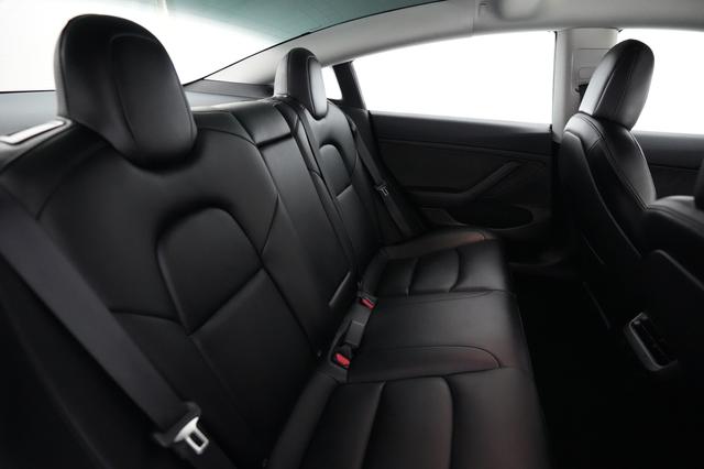 2023 Tesla Model 3 — photo 4 of 22