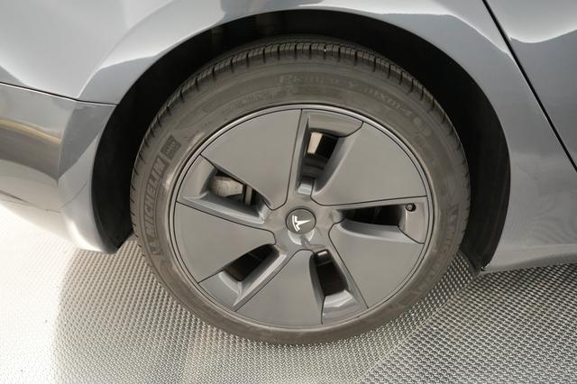 2023 Tesla Model 3 — photo 7 of 22