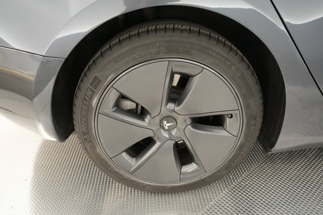 2023 Tesla Model 3 — photo 7 of 22