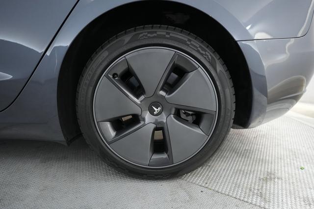 2023 Tesla Model 3 — photo 7 of 24