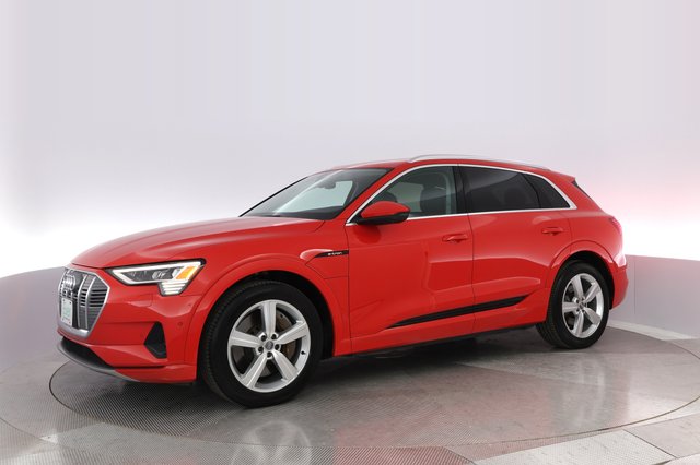 2019 Audi e-tron — photo 11 of 31