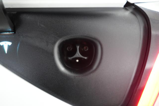2023 Tesla Model 3 — photo 8 of 28
