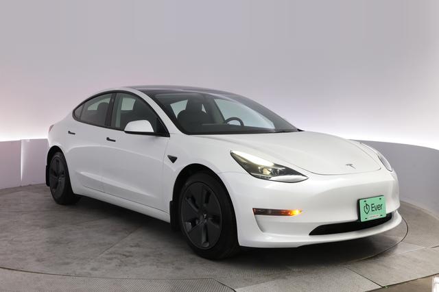 2023 Tesla Model 3 — photo 10 of 28