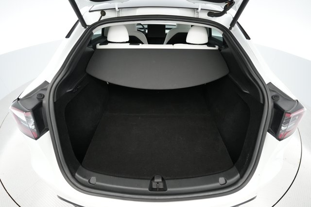 2023 Tesla Model Y — photo 6 of 22