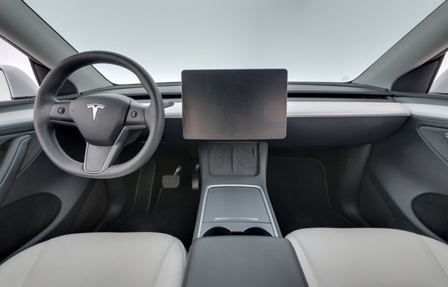 2023 Tesla Model Y — photo 19 of 22