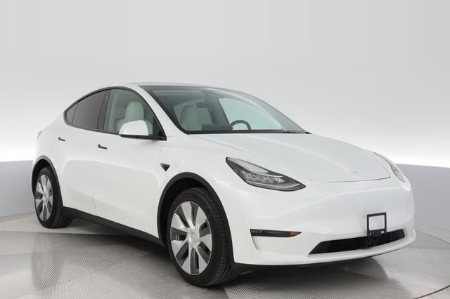 2023 Tesla Model Y — photo 9 of 22