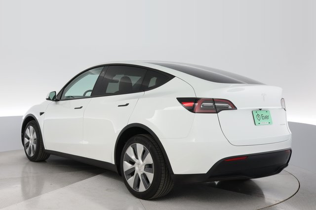 2023 Tesla Model Y — photo 11 of 22