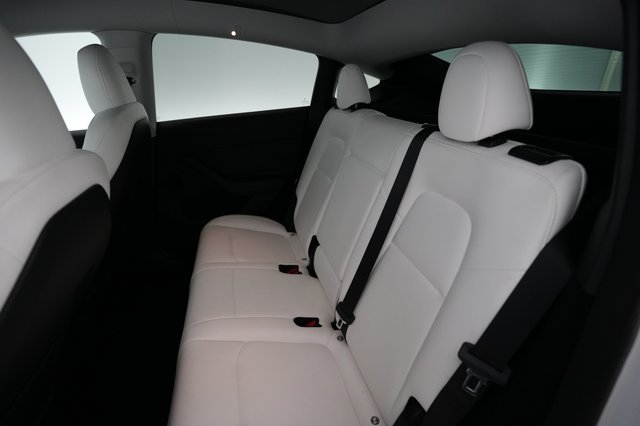 2023 Tesla Model Y — photo 17 of 22