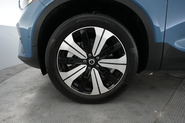 2023 Volvo XC40 Recharge — photo 15 of 22