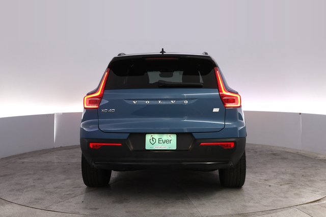 2023 Volvo XC40 Recharge — photo 12 of 22