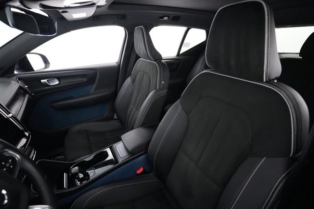 2023 Volvo XC40 Recharge — photo 3 of 22