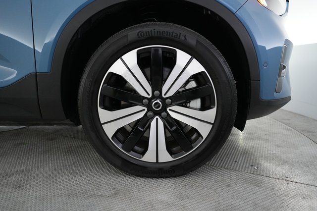 2023 Volvo XC40 Recharge — photo 16 of 22