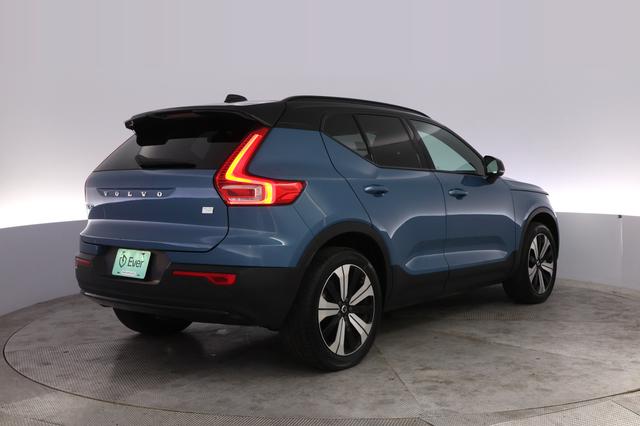 2023 Volvo XC40 Recharge — photo 2 of 22