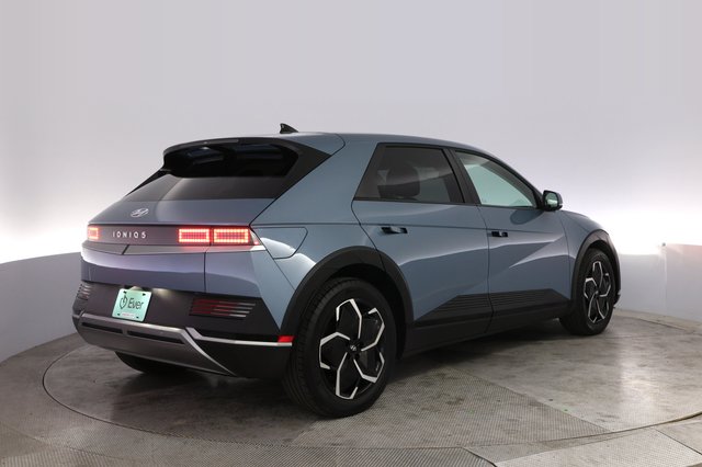 2024 Hyundai IONIQ 5 — photo 2 of 21