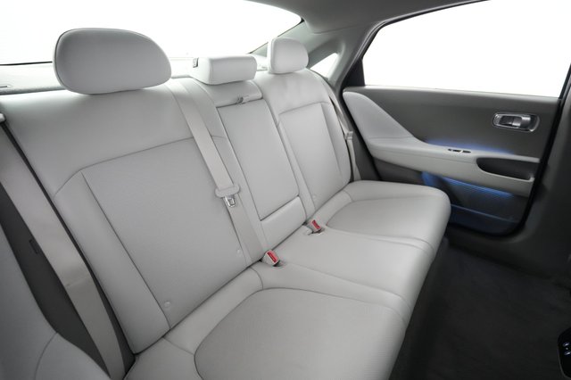 2024 Hyundai IONIQ 6 — photo 4 of 23